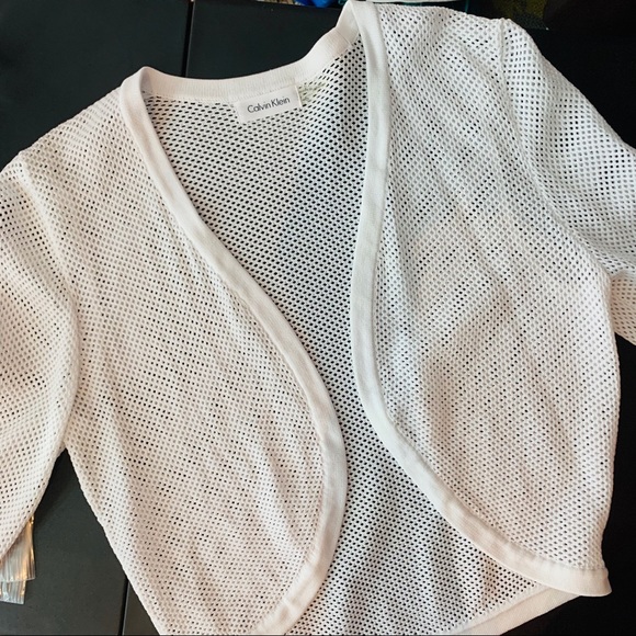 Calvin Klein / White Crochet Cropped Cardigan - Picture 6 of 8